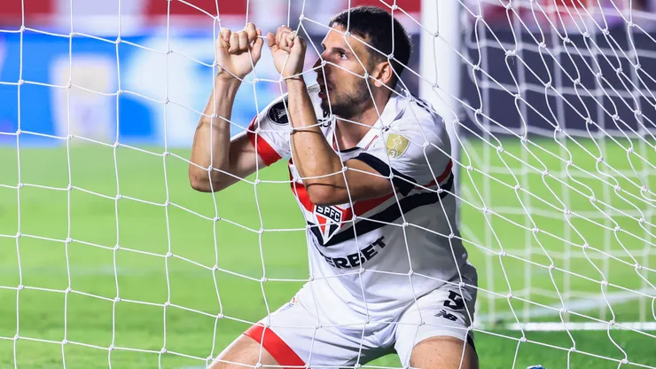 Calleri, jogador do São Paulo, durante partida contra o Botafogo, pela Copa Libertadores de 2024.