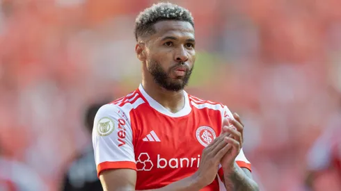 Wesley, jogador do Internacional, durante partida contra o Grêmio, pelo Brasileirão Betano.