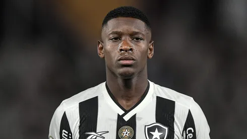 Luiz Henrique durante confronto contra o Corinthians no Brasileirão 2024.