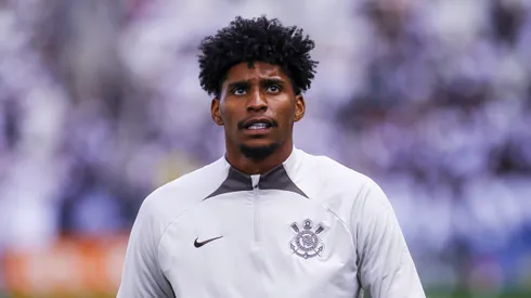 Hugo vive semana decisiva por permanência no Corinthians.