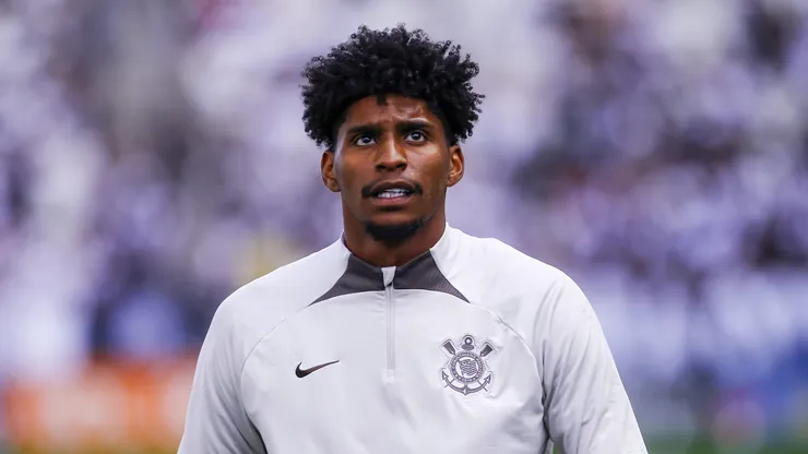 Hugo vive semana decisiva por permanência no Corinthians.