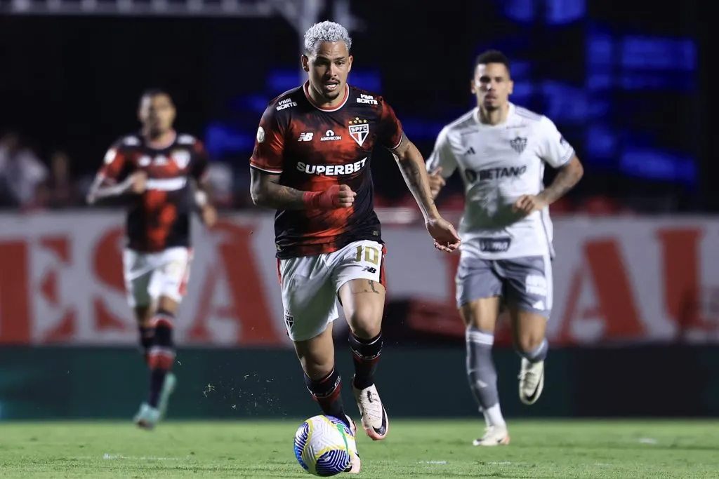 SP – SAO PAULO – 23/11/2024 – BRASILEIRO A 2024, SAO PAULO X ATLETICO-MG – Luciano jogador do Sao Paulo durante partida contra o Atletico-MG no estadio Morumbi pelo campeonato Brasileiro A 2024. Foto: Marcello Zambrana/AGIF