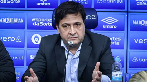 Alberto Guerra, presidente do Grêmio, durante em coletiva de imprensa.