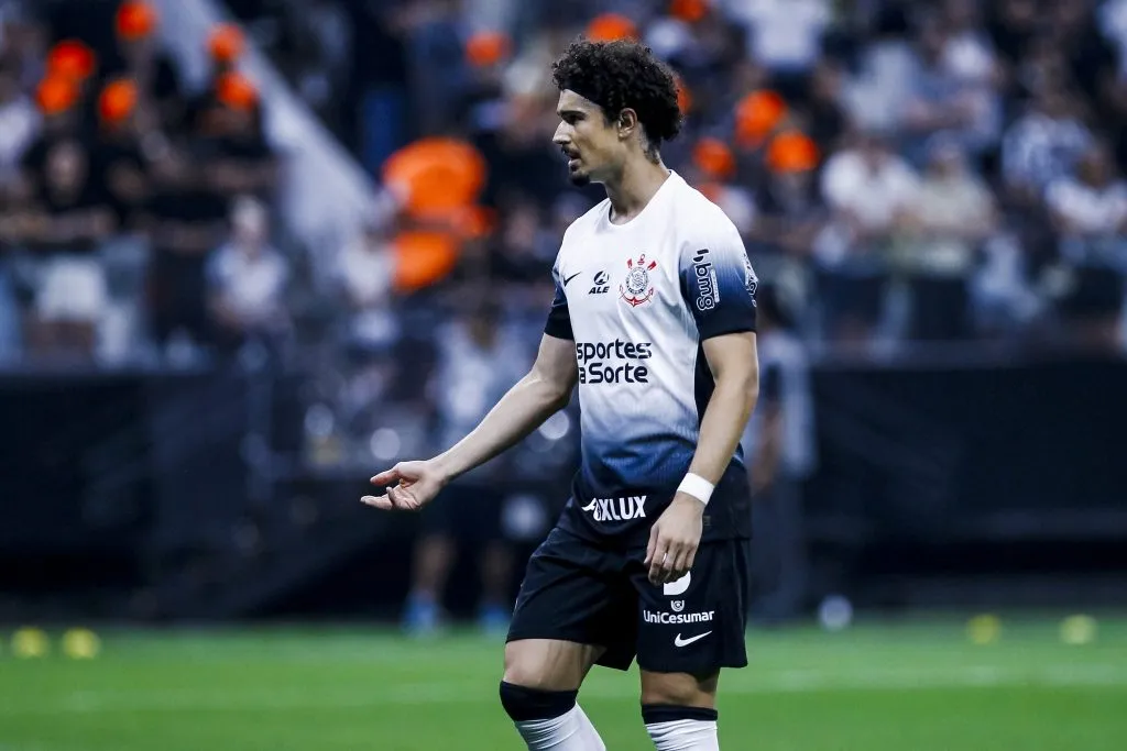 André Ramalho durante partida contra o Fortaleza na Copa Sul-Americana 2024. Foto: Marco Miatelo/AGIF