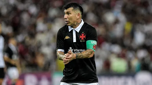 Medel durante confronto contra o Flamengo no Campeonato Carioca de 2024.