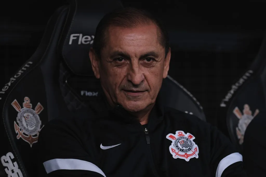 Ramón Díaz durante partida contra o Palmeiras no Campeonato Brasileiro A 2024. Foto: Ettore Chiereguini/AGIF