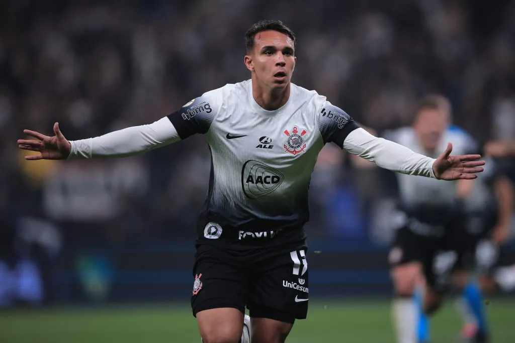 Giovane, atacante do Corinthians, interessa ao Athletico para 2025. Foto: Ettore Chiereguini/AGIF