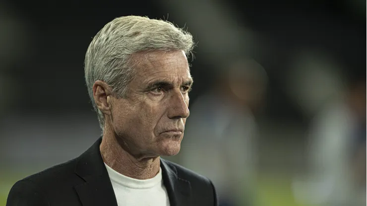 Luís Castro, técnico especulado no Grêmio