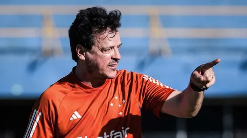 Treinador do Cruzeiro, Fernando Diniz, durante o treino em Assunção – Foto: Gustavo Aleixo/Cruzeiro