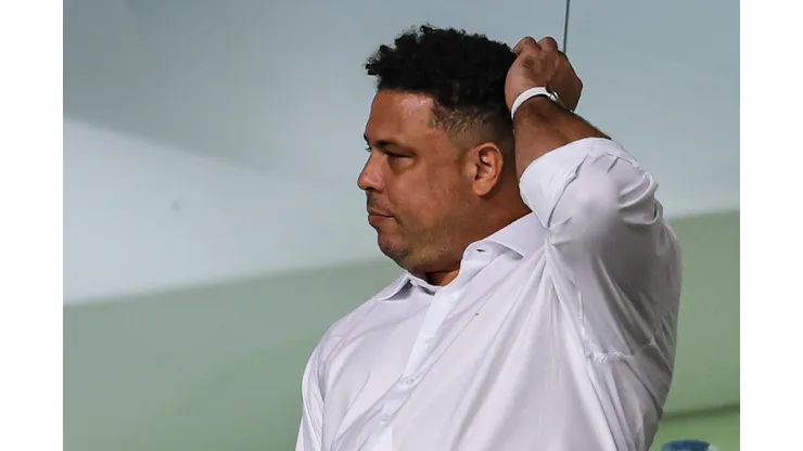 Ronaldo durante partida entre Cruzeiro x Grêmio no Campeonato Brasileiro de 2023.
