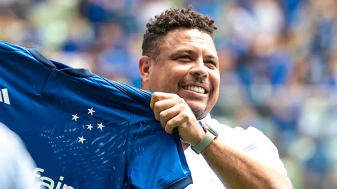 Ronaldo, com a camisa do Cruzeiro