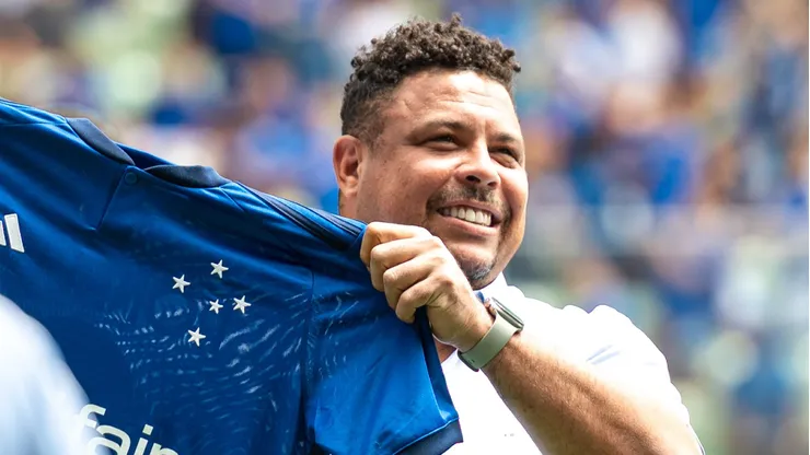 Ronaldo, com a camisa do Cruzeiro