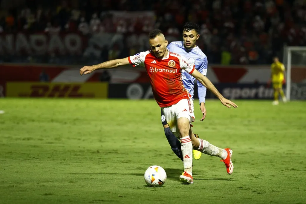 Renê durante partida contra o Belgrano na Copa Sul-Americana 2024. Foto: Marco Miatelo/AGIF