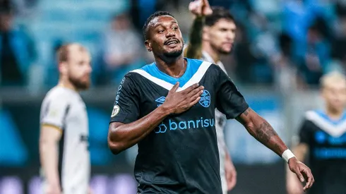 Edenilson jogador do Gremio durante partida contra o Criciuma no estadio Arena do Gremio pelo campeonato Brasileiro A 2024.