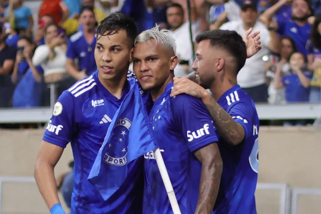 MG – BELO HORIZONTE – 09/11/2024 – BRASILEIRO A 2024, CRUZEIRO X CRICIUMA – Gabriel Veron jogador do Cruzeiro comemora seu gol durante partida contra o Criciuma no estadio Mineirao pelo campeonato Brasileiro A 2024. Foto: Gilson Lobo/AGIF