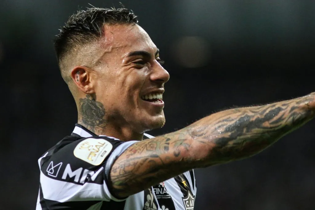 MG – Belo Horizonte – 12/12/2021 – COPA DO BRASIL 2021 ATLETICO-MG X ATHLETICO-PR – Eduardo Vargas jogador do Atletico-MG comemora seu gol durante partida contra o Athletico-PR no estadio Mineirao pelo campeonato Copa do Brasil 2021. Foto: Fernando Moreno/AGIF