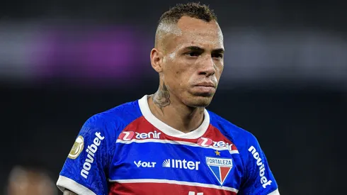 Breno Lopes jogador do Fortaleza durante partida contra o Botafogo no estadio Engenhao pelo campeonato Brasileiro A 2024. Foto: Thiago Ribeiro/AGIF