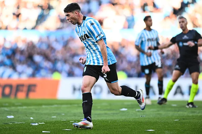Juan Ignacio comemorando gol pelo Racing-ARG – (Photo by Rodrigo Valle/Getty Images)