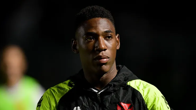 Leo jogador do Vasco durante partida contra o Athletico-PR no estadio Sao Januario pelo campeonato Brasileiro A 2024.