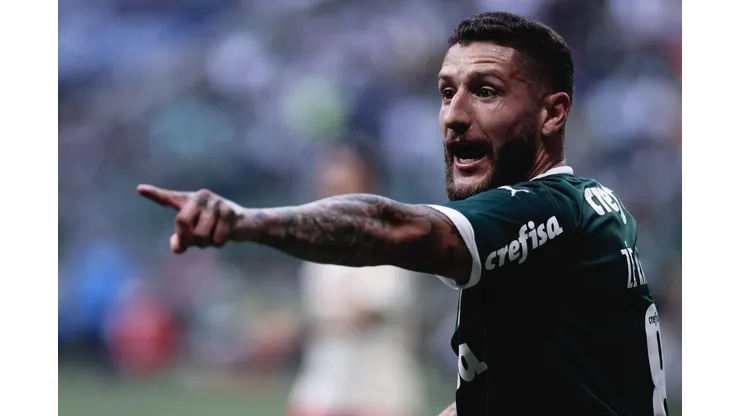 Zé Rafael durante confronto contra o Internacional no Brasileirão 2022.