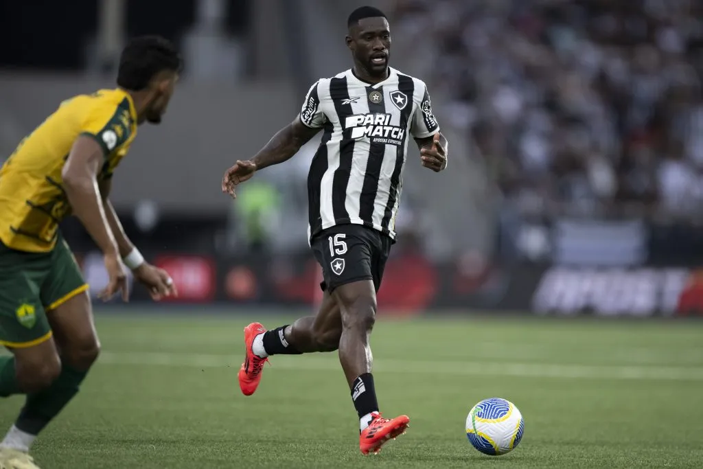 Bastos pode ficar de fora da final da Libertadores – Foto: Jorge Rodrigues/AGIF.