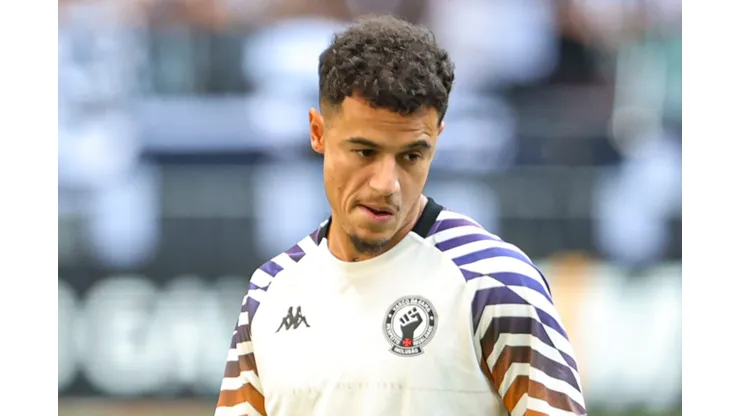 Coutinho antes de confronto contra o Atlético-MG no Brasileirão 2024.