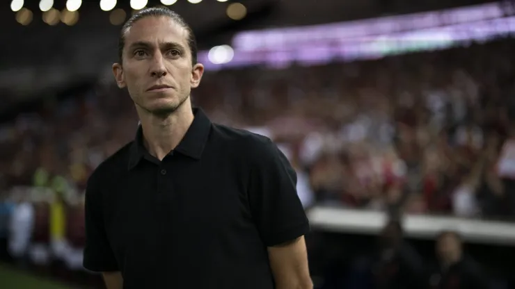 Filipe Luis, técnico do Flamengo, durante partida contra o Atlético-MG (Foto: Jorge Rodrigues/AGIF)