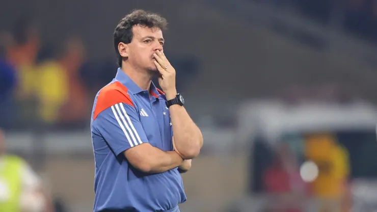 Fernando Diniz, técnico do Cruzeiro, durante partida contra o Libertad, pela Copa Sul-Americana.