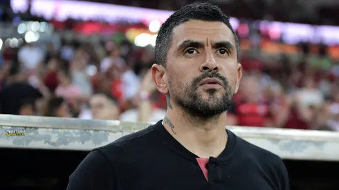 Lucho González, técnico do Athletico-PR, durante partida contra o Flamengo, pelo Brasileirão Betano.