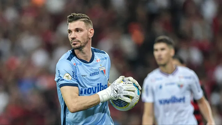 João Ricardo, goleiro do Fortaleza, durante partida contra o Flamengo, pelo Brasileirão Betano.