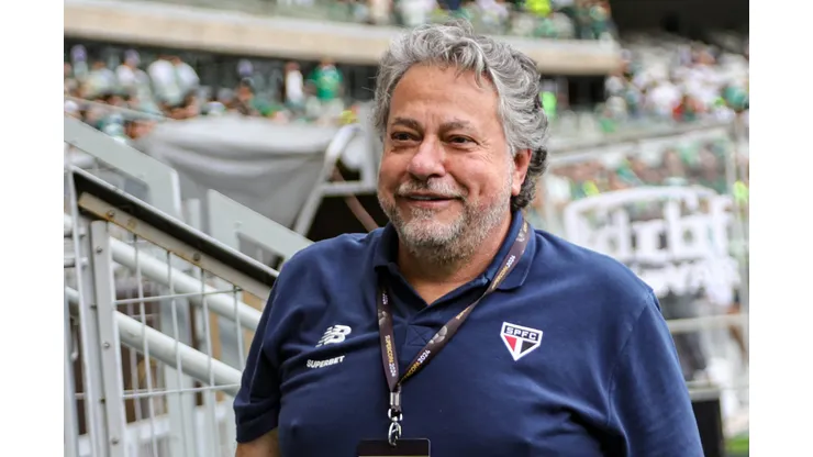 MG - BELO HORIZONTE - 04/02/2024 - SUPERCOPA 2024, PALMEIRAS X SAO PAULO - Julio Casares Presidente do Sao Paulo durante partida contra o Palmeiras no estadio Mineirao pelo campeonato Supercopa 2024. Foto: Gilson Lobo/AGIF