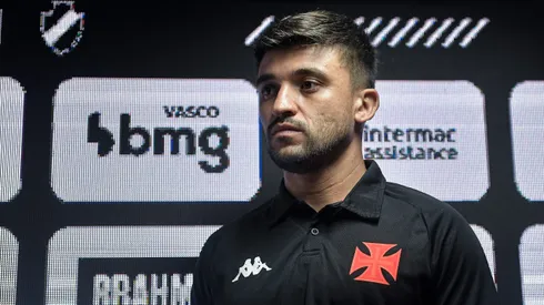 Victor Luis durante sua apresentacao oficial como jogador do Vasco em coletiva de imprensa realizada no Sao Januario.