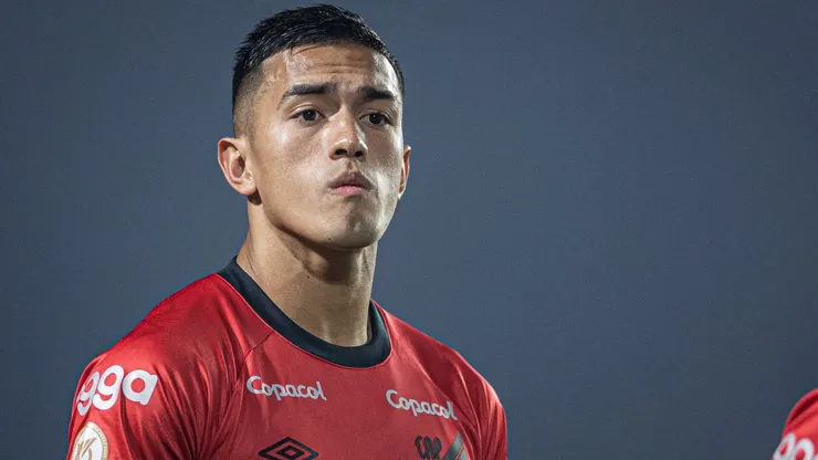Cuello jogador do Athletico-PR durante partida contra o Goias no estadio Serrinha pelo campeonato Brasileiro A 2023.