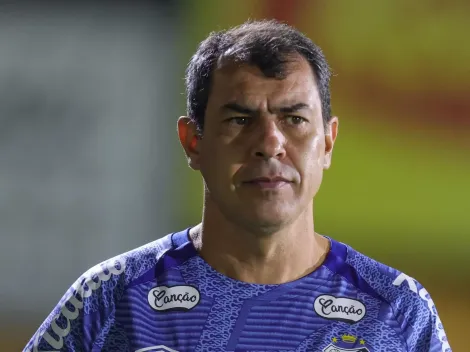 Carille cita Corinthians ao falar de crise no Santos