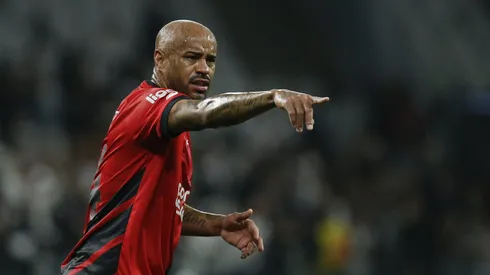 SAO PAULO, BRAZIL - NOVEMBER 1: Thiago Heleno of Athletico Paranaense gestures during the match between Corinthians and Athletico Paranaense as part of Brasileirao Series A 2023 at Neo Quimica Arena on November 1, 2023 in Sao Paulo, Brazil. (Photo by Ricardo Moreira/Getty Images)