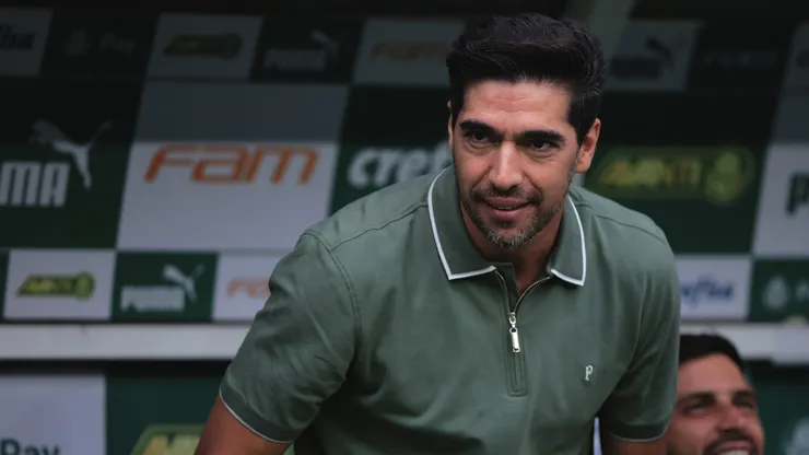 Abel Ferreira, técnico do Palmeiras, durante partida contra o Criciúma (Foto: Ettore Chiereguini/AGIF)