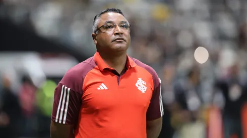 Roger Machado, técnico do Internacional, durante partida contra o Atletico-MG, pelo Brasileirão Betano.