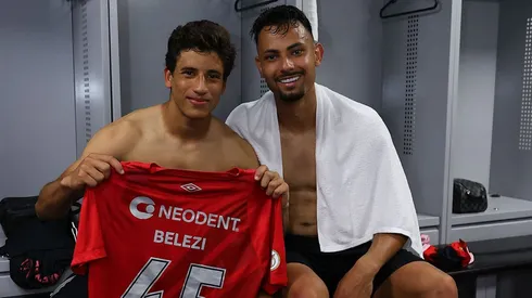 Foto: José Tramontin/athletico.com.br – Belezi e João Cruz após vitória contra o Atlético-MG.