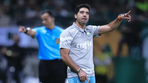 Abel Ferreira, técnico do Palmeiras, durante partida contra o Vasco (Foto: Ettore Chiereguini/AGIF)