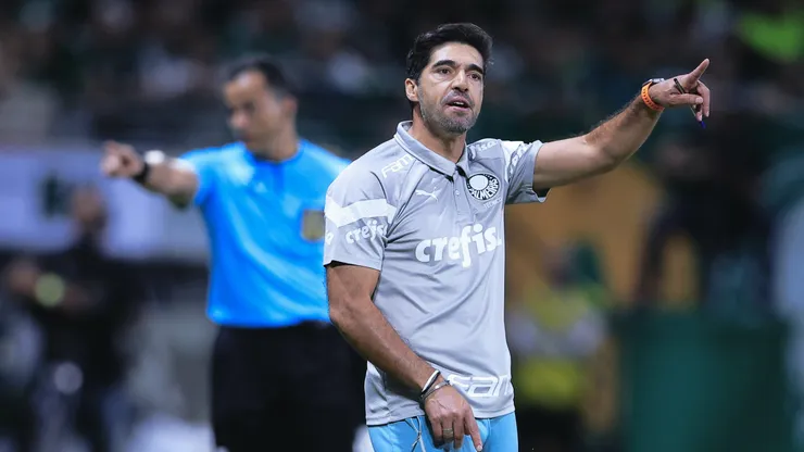 Abel Ferreira, técnico do Palmeiras, durante partida contra o Vasco (Foto: Ettore Chiereguini/AGIF)