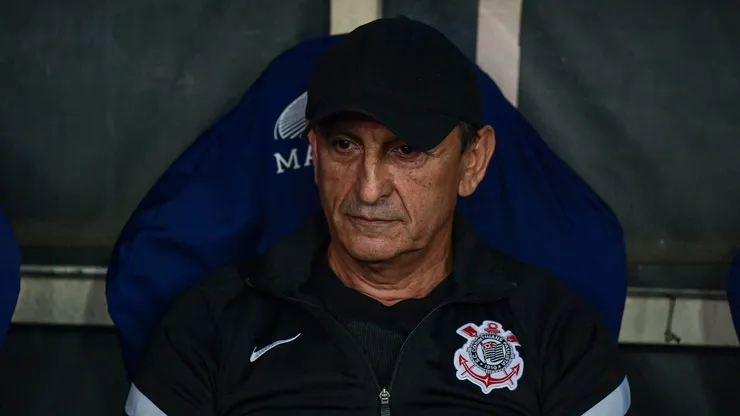 Ramon Diaz, técnico do Corinthians, durante partida contra o Flamengo (Foto: Thiago Ribeiro/AGIF)