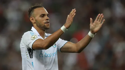 RIO DE JANEIRO, BRAZIL – NOVEMBER 1: Martin Braithwaite of Gremio celebrates after scoring the team's first goal during the match between Fluminense and Gremio as part of Brasileirao 2024 at Maracana Stadium on November 1, 2024 in Rio de Janeiro, Brazil. (Photo by Wagner Meier/Getty Images)