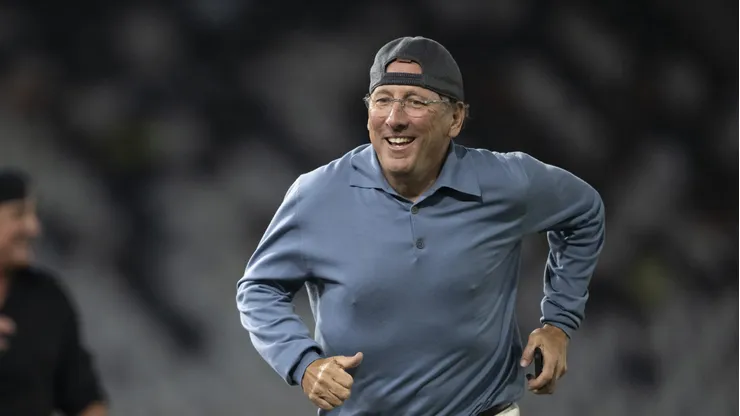 John Textor, dono do Botafogo, apos partida contra o Palmeiras, pela Copa Libertadores.