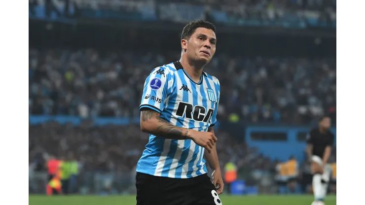 Quintero comemorando segundo gol contra o Corinthians na Sul-Americana 2024.
