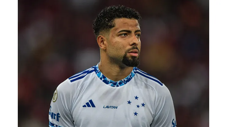 João Marcelo durante confronto contra o Flamengo no Brasileirão 2024.