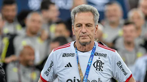 Rodolfo Landim presidente do Flamengo durante cerimônia de premiação ao final da partida contra o Nova Iguaçu no estádio Maracanã pela decisão do campeonato Carioca 2024. Foto: Thiago Ribeiro/AGIF