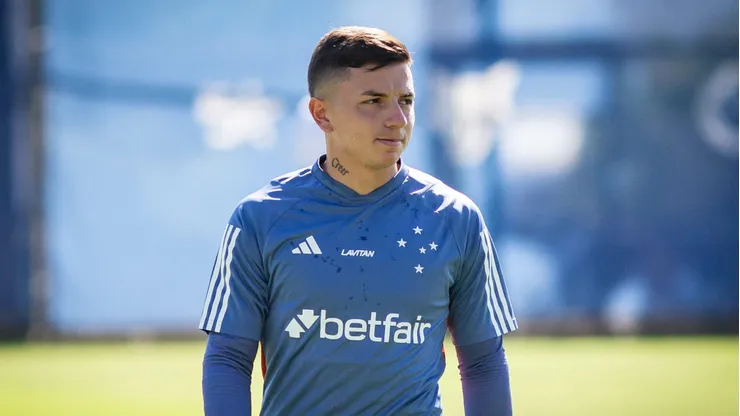 Alvaro Barreal jogador do Cruzeiro durante treino no Centro de Treinamento CT Toca II.