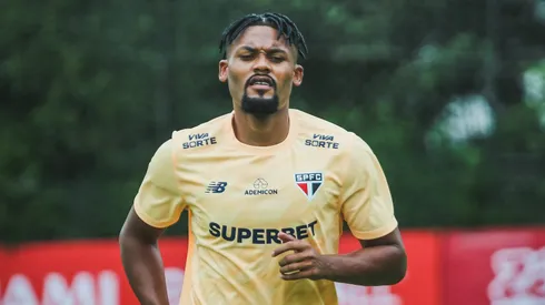Foto: Rubens Chiri e Erico Leonan / saopaulofc.net – Sabino durante treinamento do São Paulo.