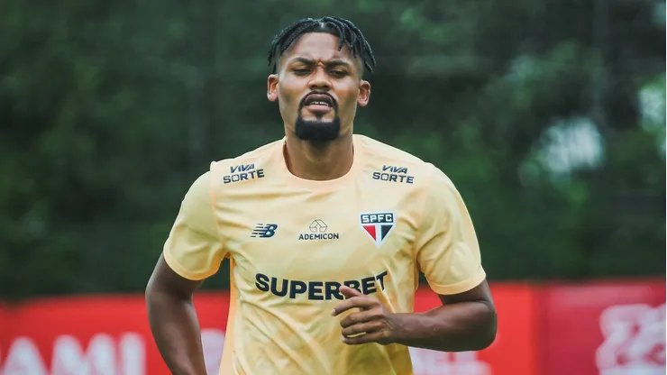 Foto: Rubens Chiri e Erico Leonan / saopaulofc.net - Sabino durante treinamento do São Paulo.