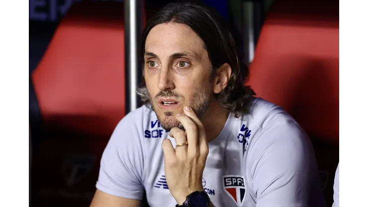 Zubeldía durante confronto contra o Botafogo na Libertadores 2024.